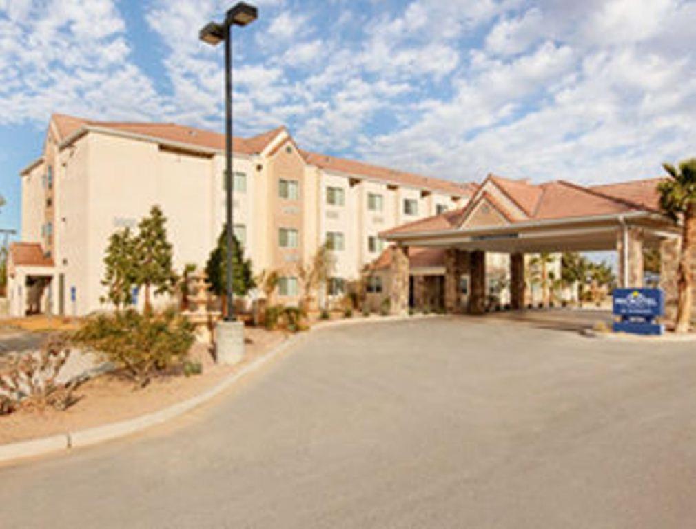Microtel Inn & Suites By Wyndham Веллтон Экстерьер фото